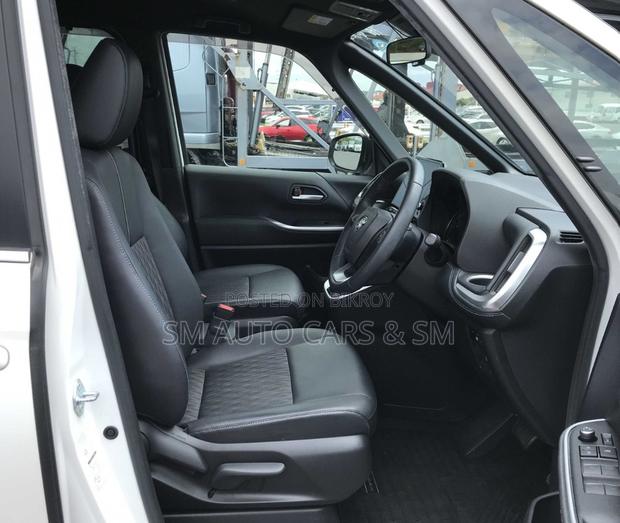 Toyota Noah 2022 Pearl
