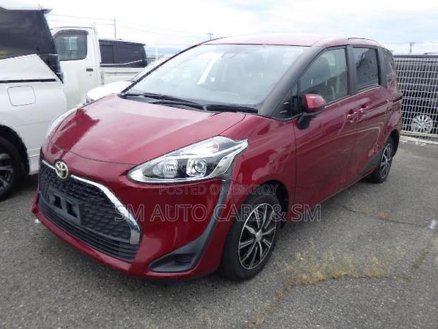 Toyota Sienta 2021 Red