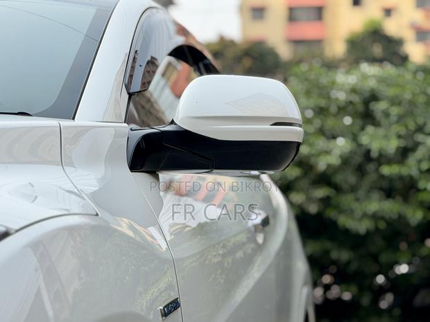 Honda Vezel 1.5 Hybrid 2WD 2014 Pearl