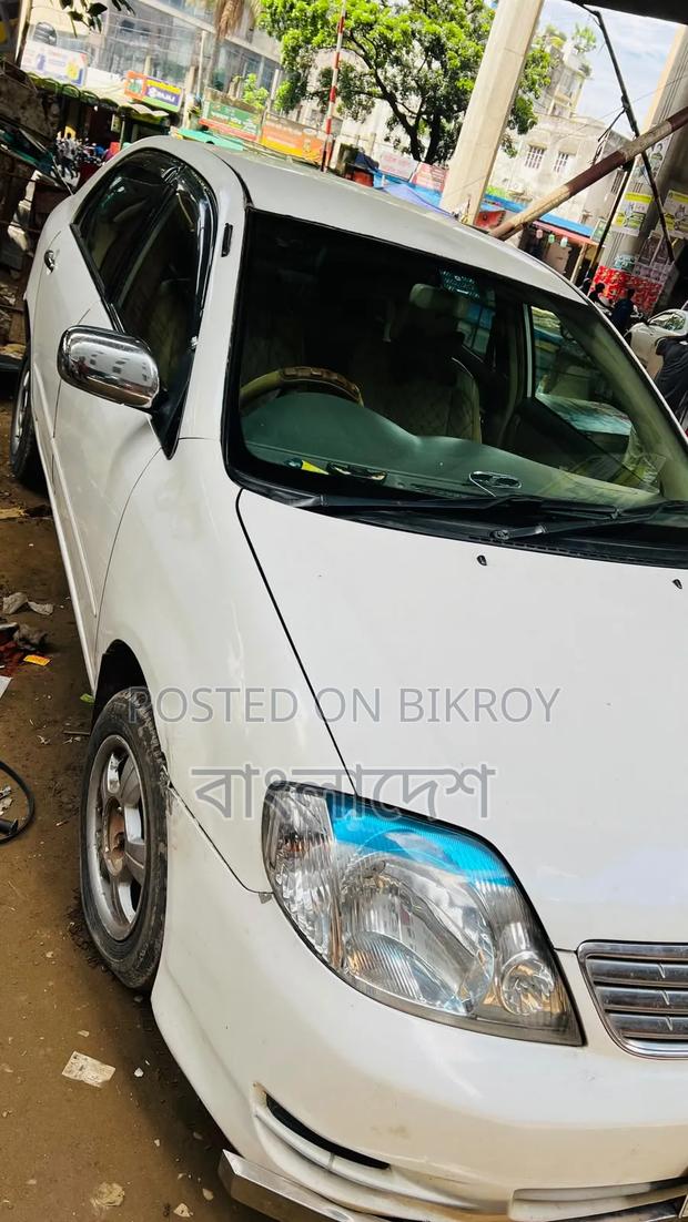 Toyota Corolla Sedan 2001 White