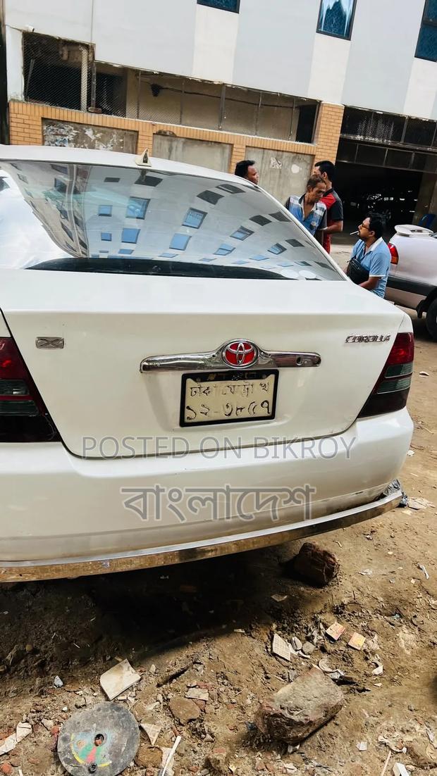 Toyota Corolla Sedan 2001 White