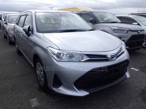 Toyota Corolla Fielder 2021 Silver