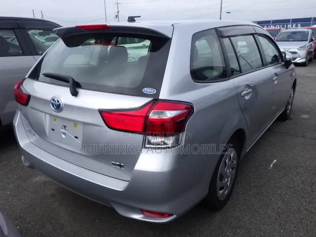 Toyota Corolla Fielder 2021 Silver
