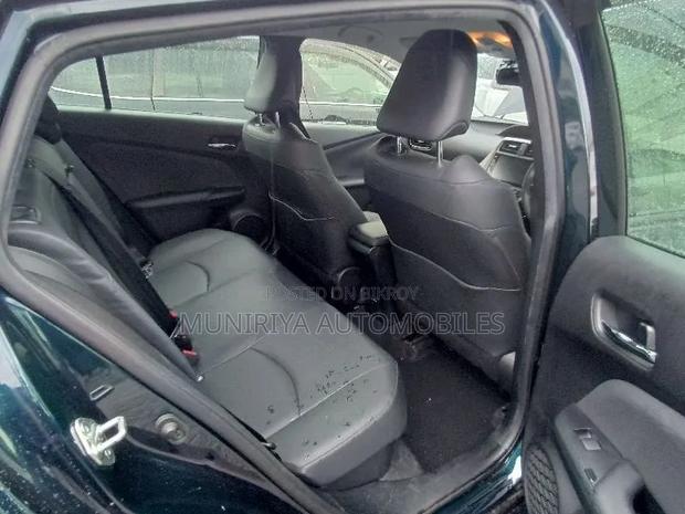 Toyota Prius 2022 Blue
