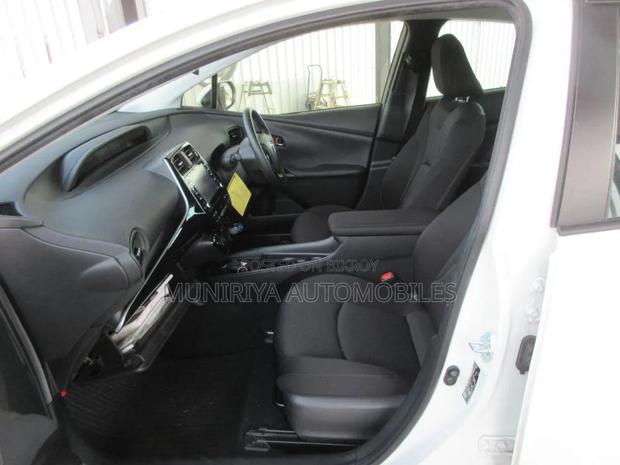 Toyota Prius 2021 White