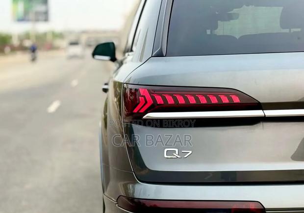 Audi Q7 Premium Plus 2022 Gray