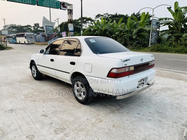 Toyota Corolla Automatic 1997 White
