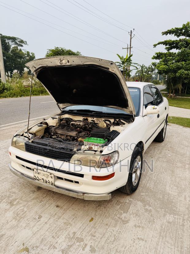 Toyota Corolla Automatic 1997 White