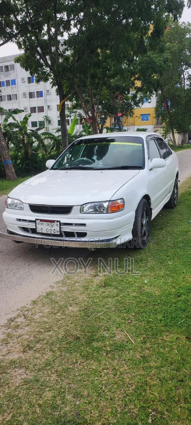Toyota Corolla 1997 White