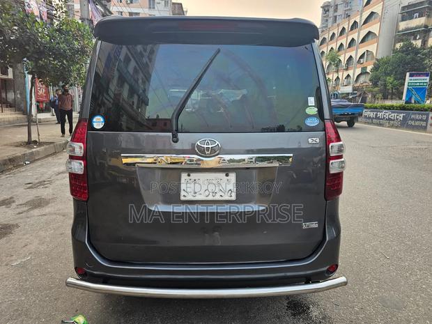 Toyota Noah 2012 Gray