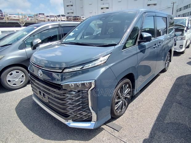 Toyota Voxy 2024 Gray