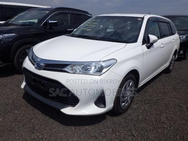 New Toyota Corolla Fielder 1.5 Hybrid FWD 2021 Pearl