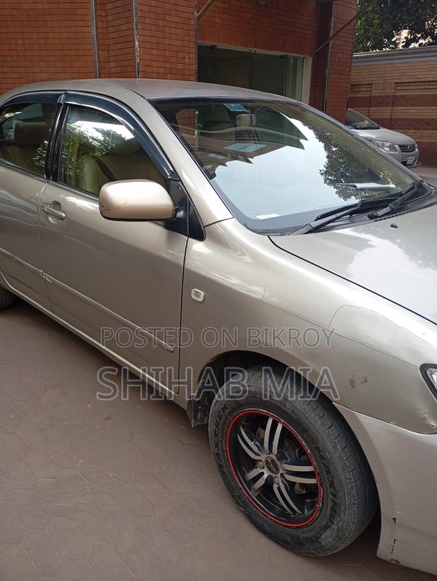 Toyota Corolla 2004 Gold