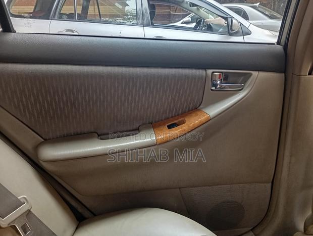 Toyota Corolla 2004 Gold