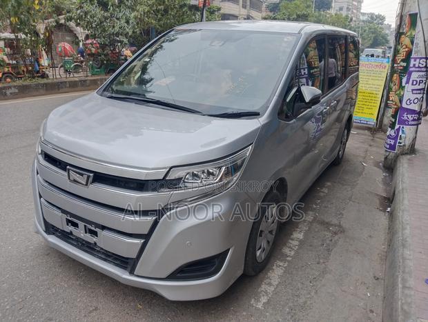 Toyota Noah 2.0 FWD (8 Seater) 2021 Silver