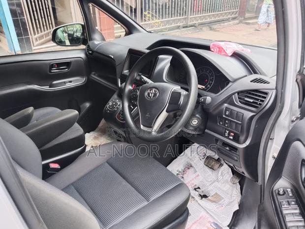 Toyota Noah 2.0 FWD (8 Seater) 2021 Silver