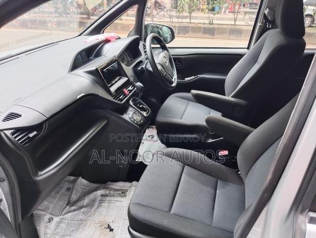 Toyota Noah 2.0 FWD (8 Seater) 2021 Silver