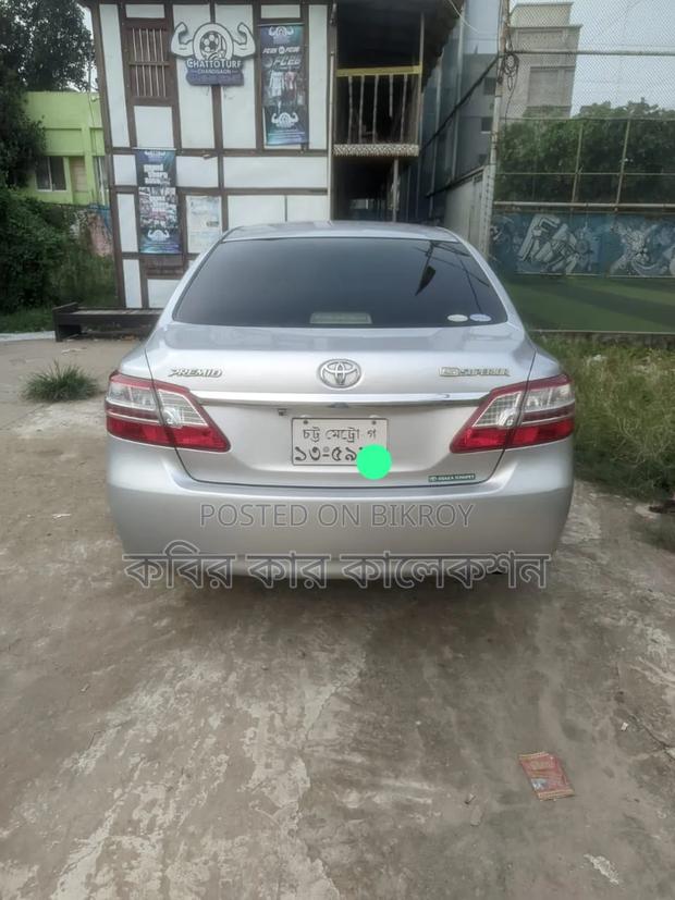 Toyota Premio 2012 Silver