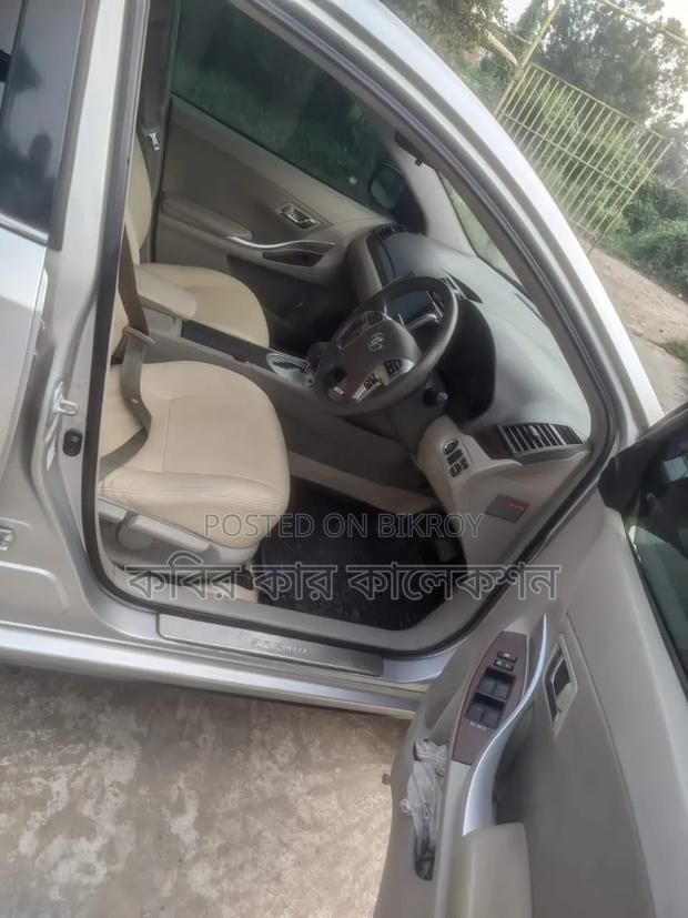 Toyota Premio 2012 Silver