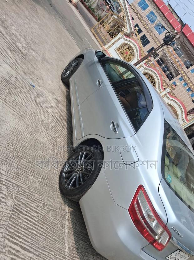 Toyota Premio 2013 Silver