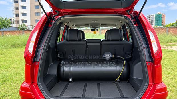 Nissan X-Trail 2011 Red