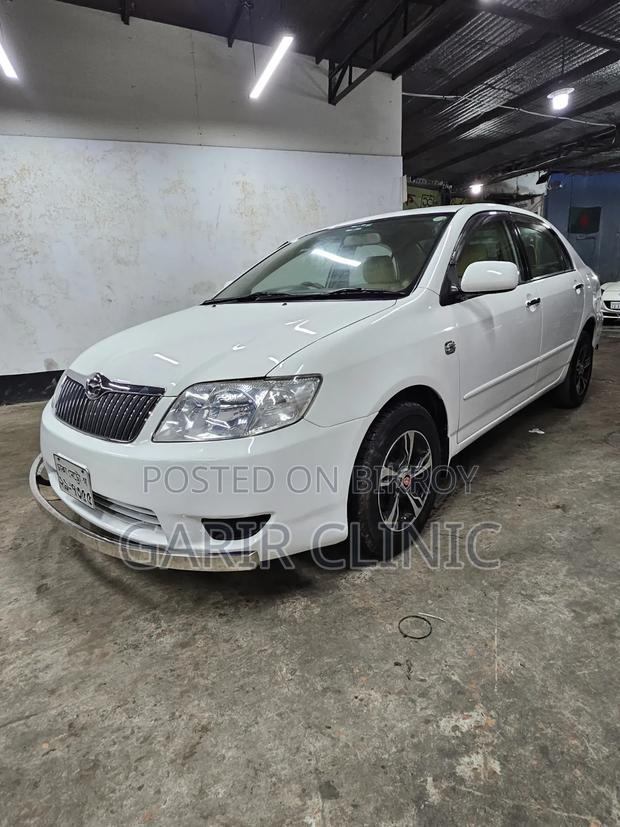 Toyota Corolla Sedan 2005 White