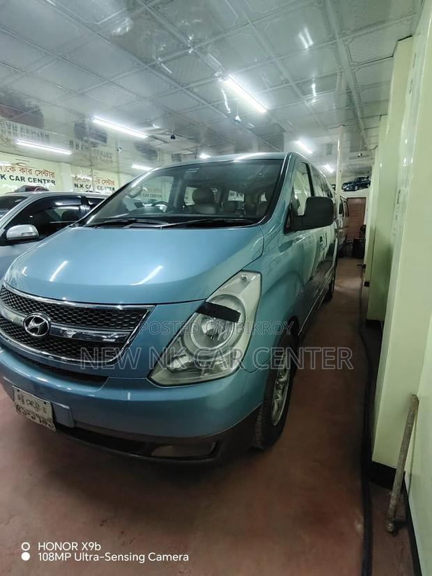 Hyundai H300 2011 Blue