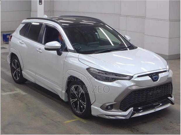 Toyota Corolla Cross 1.8 Hybrid AWD 2021 Pearl