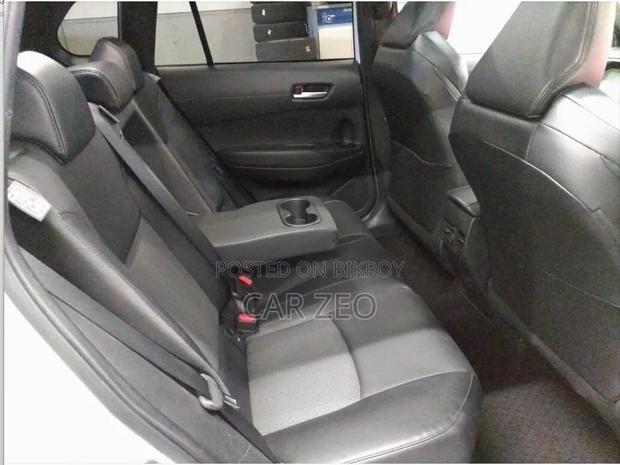 Toyota Corolla Cross 1.8 Hybrid AWD 2021 Pearl
