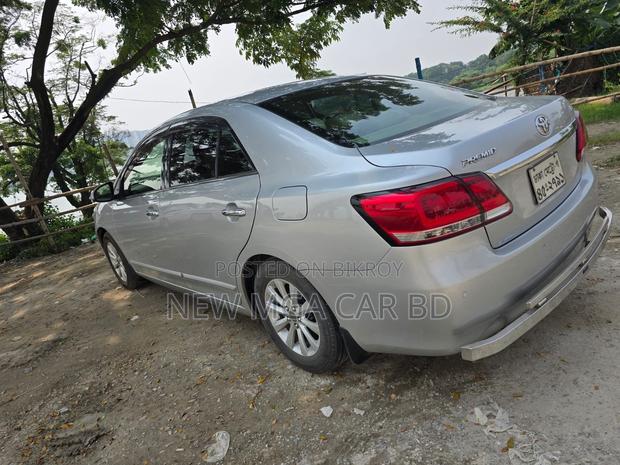 Toyota Premio 2016 Silver