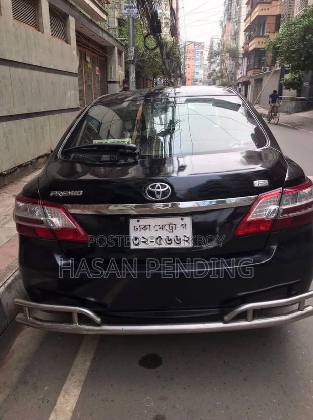 Toyota Premio 2012 Black