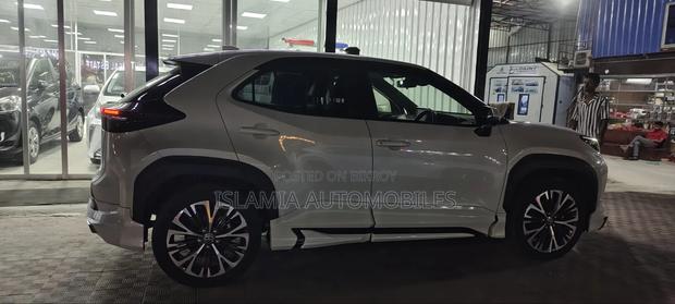 Toyota Yaris 2021 Pearl