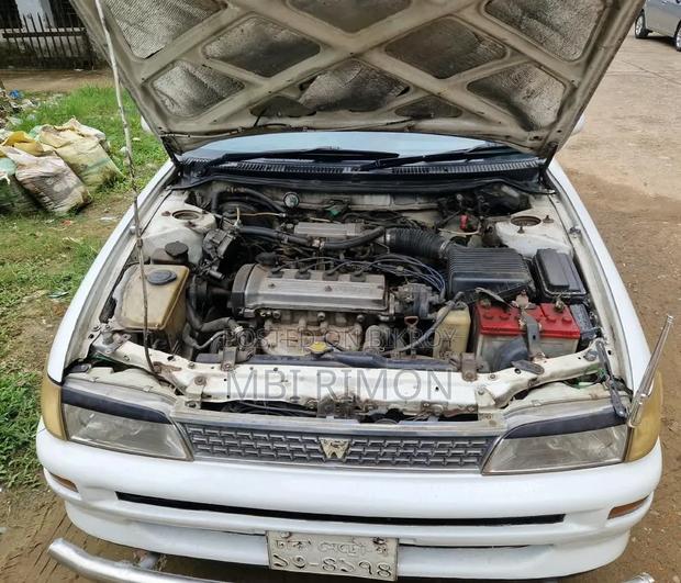 Toyota Corolla Automatic 1995 White
