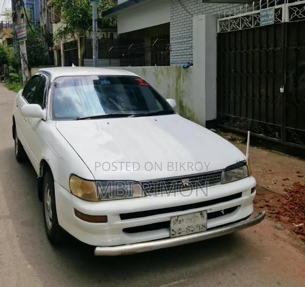 Toyota Corolla Automatic 1995 White