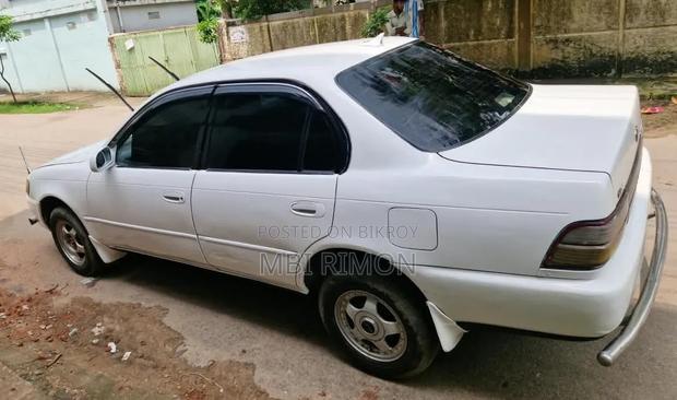 Toyota Corolla Automatic 1995 White
