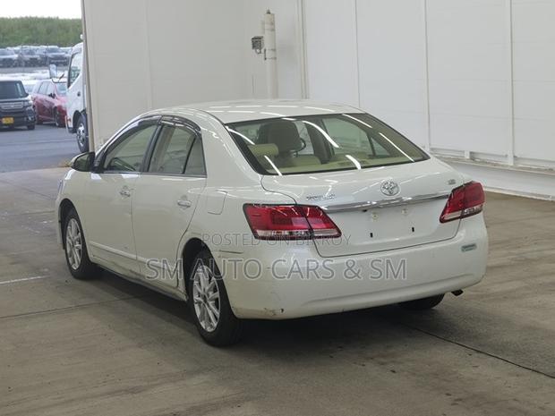Toyota Premio 1.5 FWD 2021 Pearl