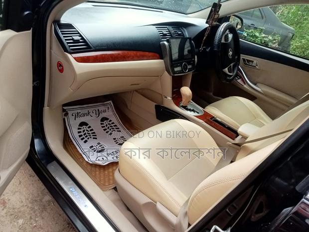Toyota Premio 2013 Black