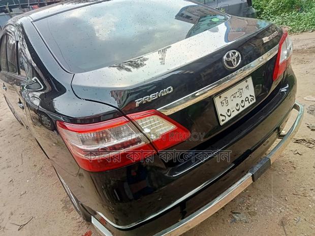 Toyota Premio 2013 Black