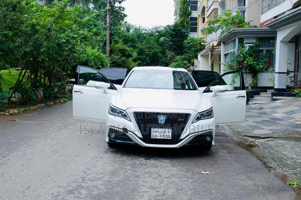 Toyota Crown 2018 Pearl