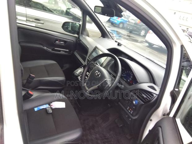 Toyota Noah 2021 Pearl