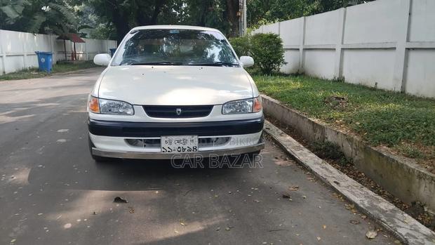 Toyota Corolla Sedan Automatic 1996 White