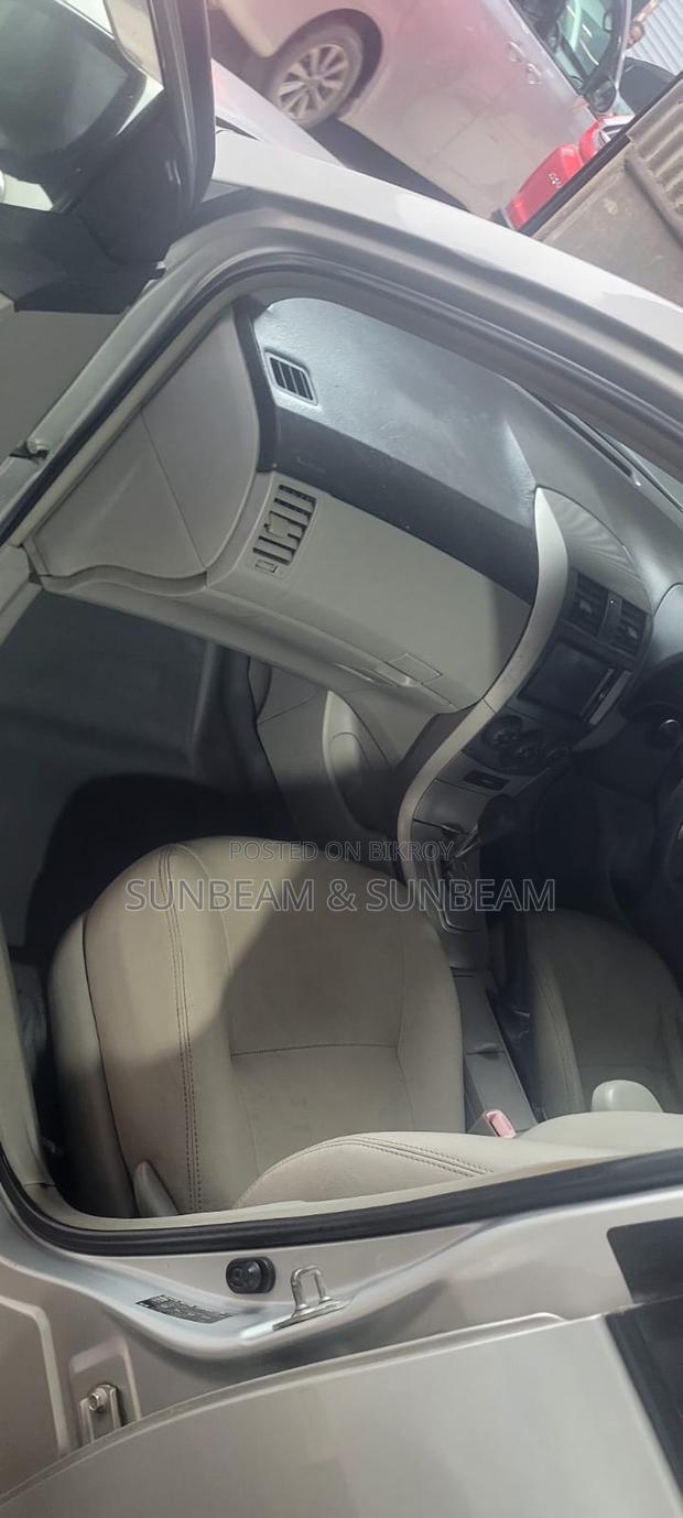 Toyota Axio 2012 Silver