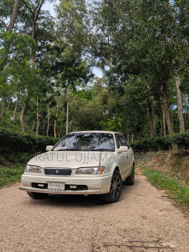 Toyota Sprinter 2000 Pearl