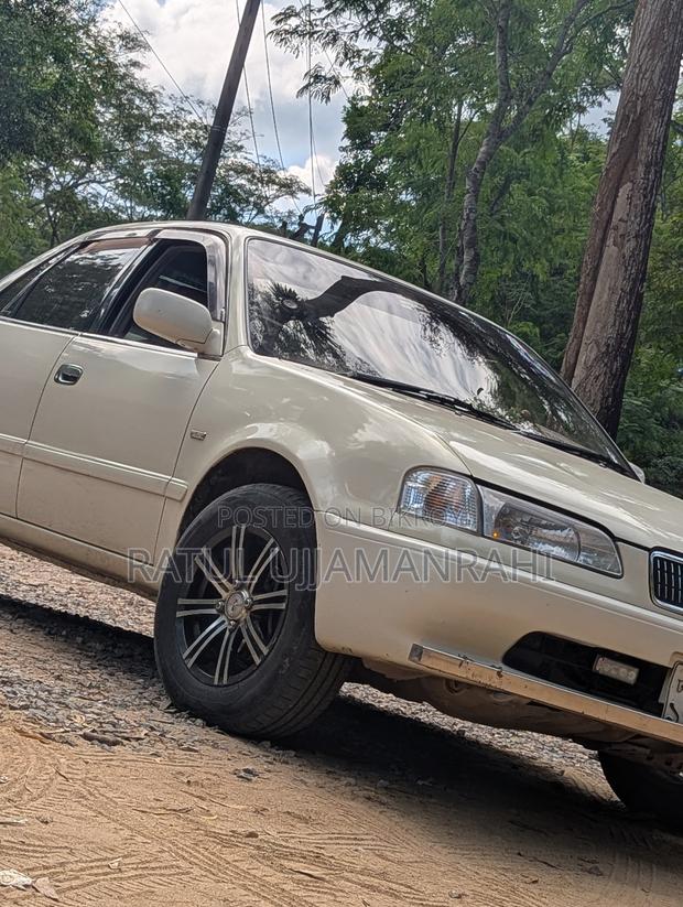 Toyota Sprinter 2000 Pearl