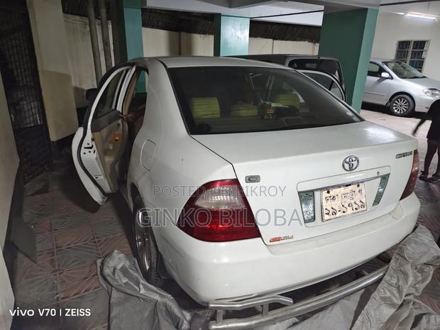 Toyota Corolla 2004 White