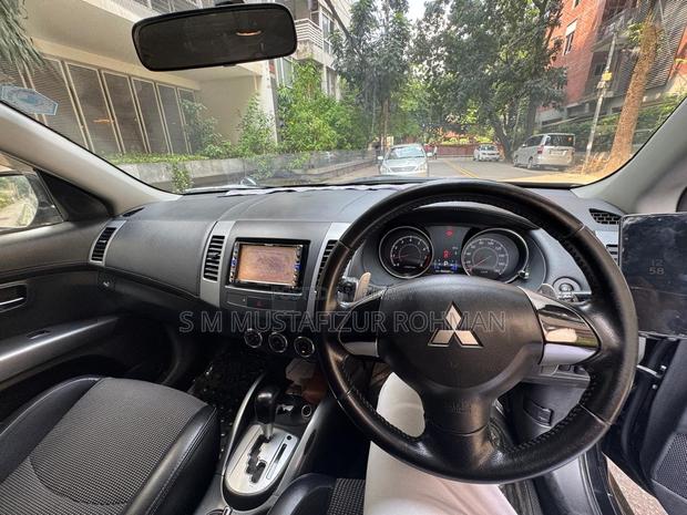 Mitsubishi Outlander 2012 Black