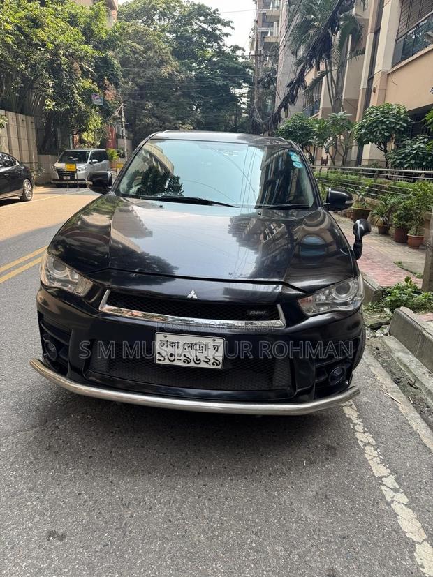 Mitsubishi Outlander 2012 Black