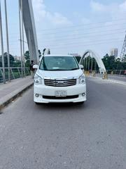 Toyota Noah 2010 White for sale