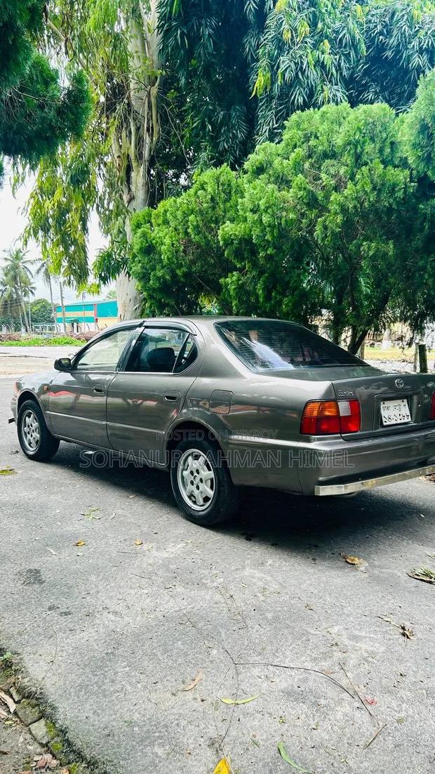 Toyota Vista 1998 Gray