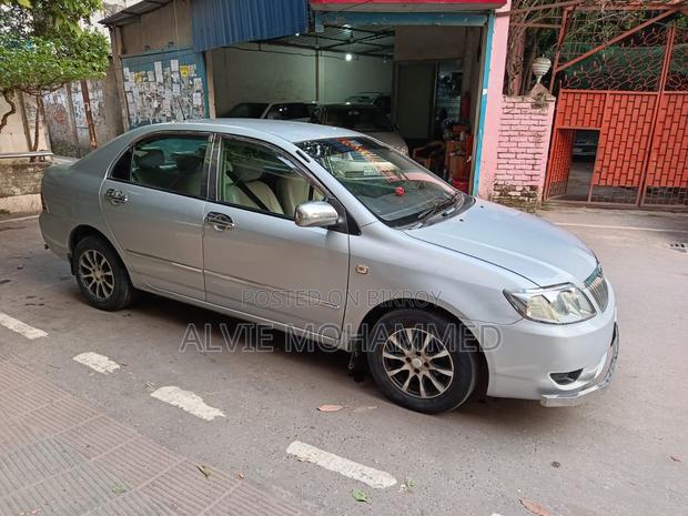 Toyota Corolla Sedan 2004 Silver